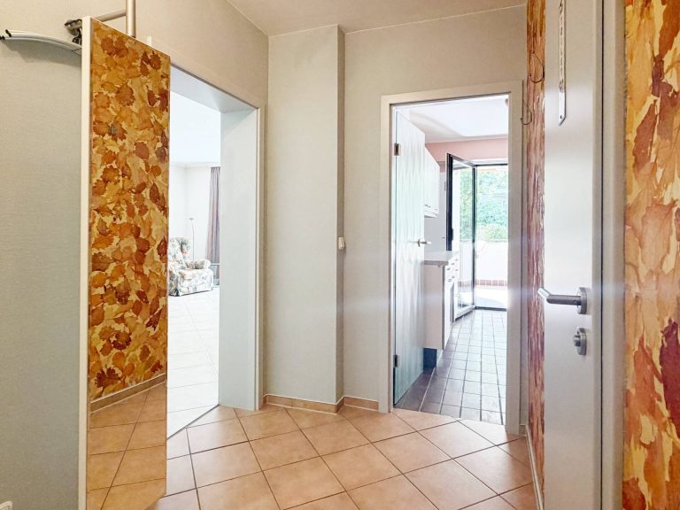 Immobilienangebot - Berlin - Alle - Hochparterrewohnung mit großem Balkon in Bestlage Friedenau!