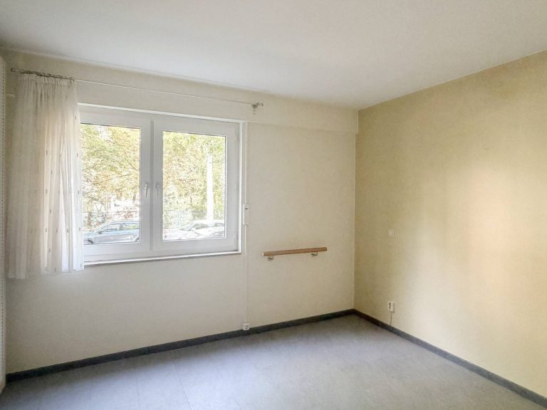 Immobilienangebot - Berlin - Alle - Hochparterrewohnung mit großem Balkon in Bestlage Friedenau!