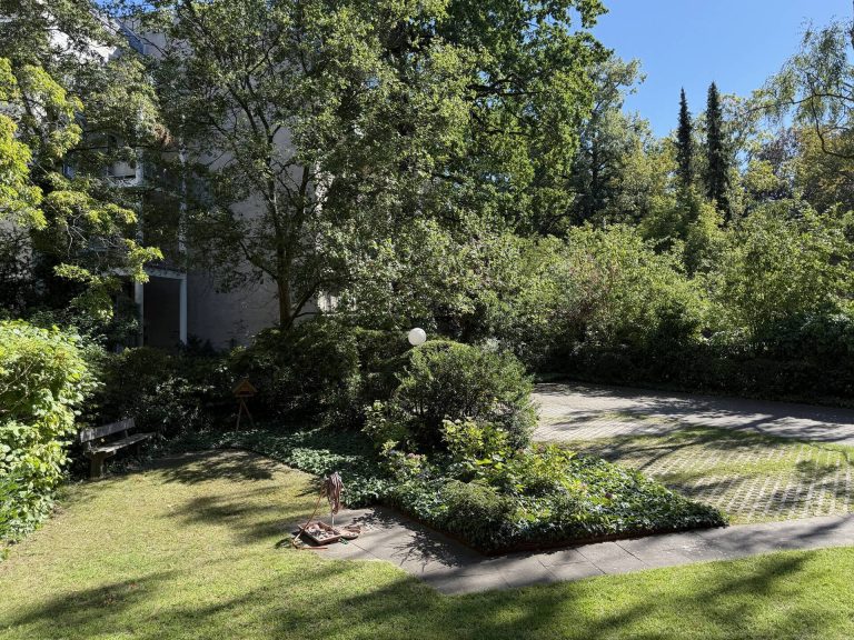 Immobilienangebot - Berlin - Alle - Hochparterrewohnung mit großem Balkon in Bestlage Friedenau!