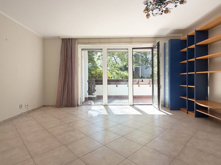 Immobilienangebot - Berlin - Alle - Hochparterrewohnung mit großem Balkon in Bestlage Friedenau!