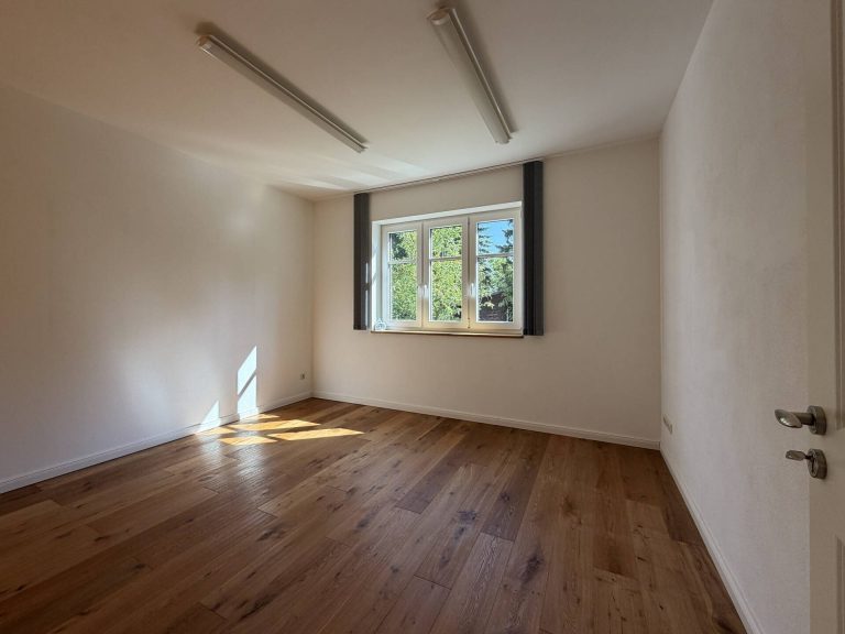 Immobilienangebot - Falkensee / Finkenkrug - Alle - Ein Zuhause für die Familie mit vielen Kindern! 
Großes Grundstück in ruhiger Lage Finkenkrug