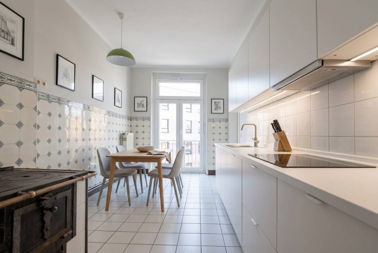 Immobilienangebot - Hamburg Winterhude - Alle - Winterhude: Stilvolle Gründerzeit-Wohnung mit Wohnküche und saniertem Balkon
