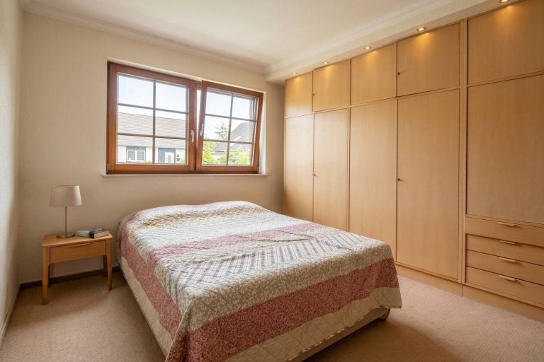 Immobilienangebot - Glinde - Alle - Traumhaftes Einfamilienhaus + Einliegerwohnung in begehrter Lage von Glinde mit schönem Grundstück.