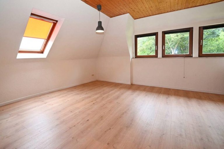 Immobilienangebot - Glinde - Alle - Traumhaftes Einfamilienhaus + Einliegerwohnung in begehrter Lage von Glinde mit schönem Grundstück.