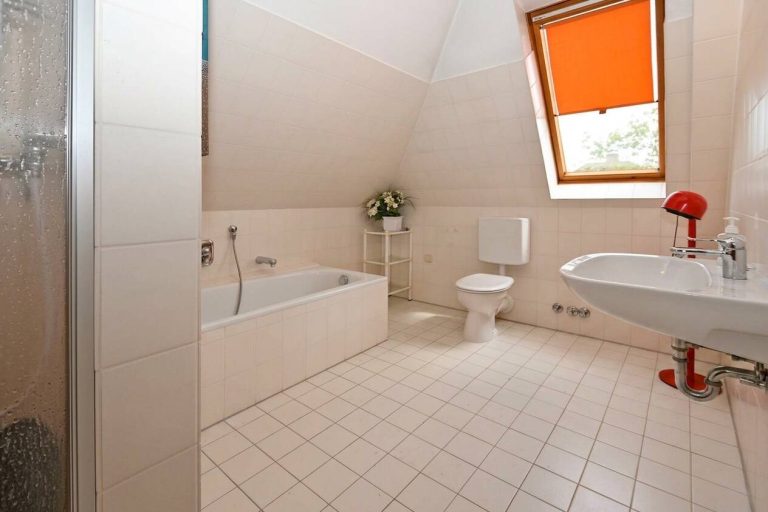 Immobilienangebot - Glinde - Alle - Traumhaftes Einfamilienhaus + Einliegerwohnung in begehrter Lage von Glinde mit schönem Grundstück.