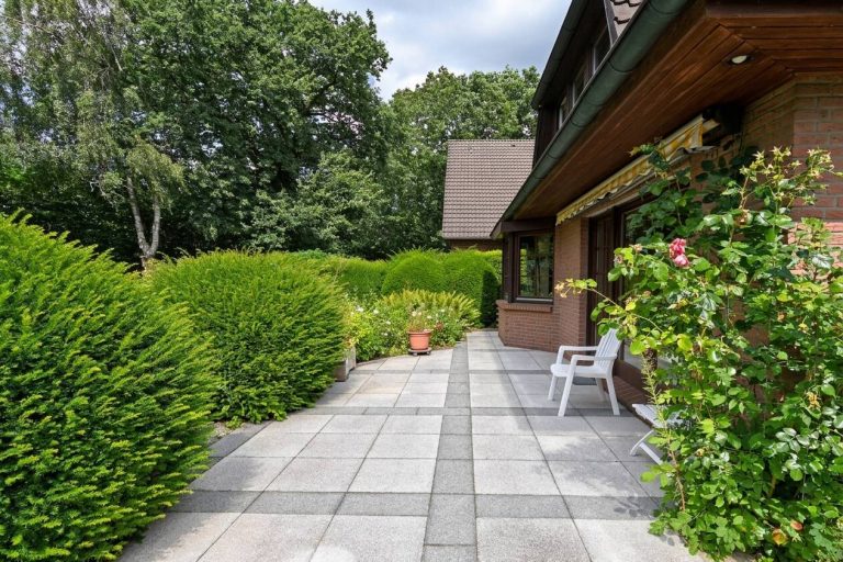 Immobilienangebot - Glinde - Alle - Traumhaftes Einfamilienhaus + Einliegerwohnung in begehrter Lage von Glinde mit schönem Grundstück.