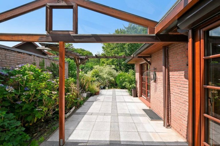 Immobilienangebot - Glinde - Alle - Traumhaftes Einfamilienhaus + Einliegerwohnung in begehrter Lage von Glinde mit schönem Grundstück.