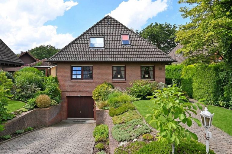 Immobilienangebot - Glinde - Alle - Traumhaftes Einfamilienhaus + Einliegerwohnung in begehrter Lage von Glinde mit schönem Grundstück.