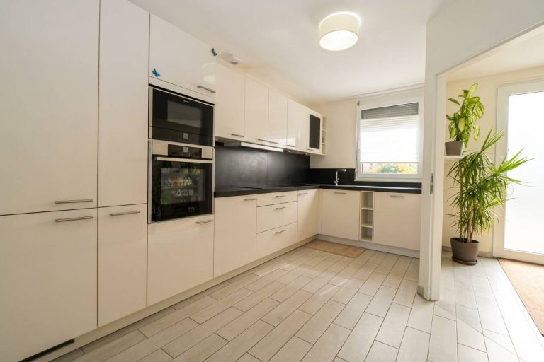 Immobilienangebot - Hamburg - Alle - Modernes, neuwertiges Mittelreihenhaus in Hamburg-Harburg, zentral u. ruhig gelegen mit Stellplatz!