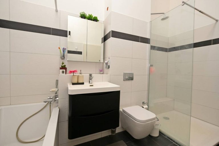 Immobilienangebot - Hamburg - Alle - Modernes, neuwertiges Mittelreihenhaus in Hamburg-Harburg, zentral u. ruhig gelegen mit Stellplatz!