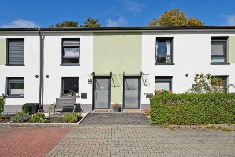 Immobilienangebot - Hamburg - Alle - Modernes, neuwertiges Mittelreihenhaus in Hamburg-Harburg, zentral u. ruhig gelegen mit Stellplatz!