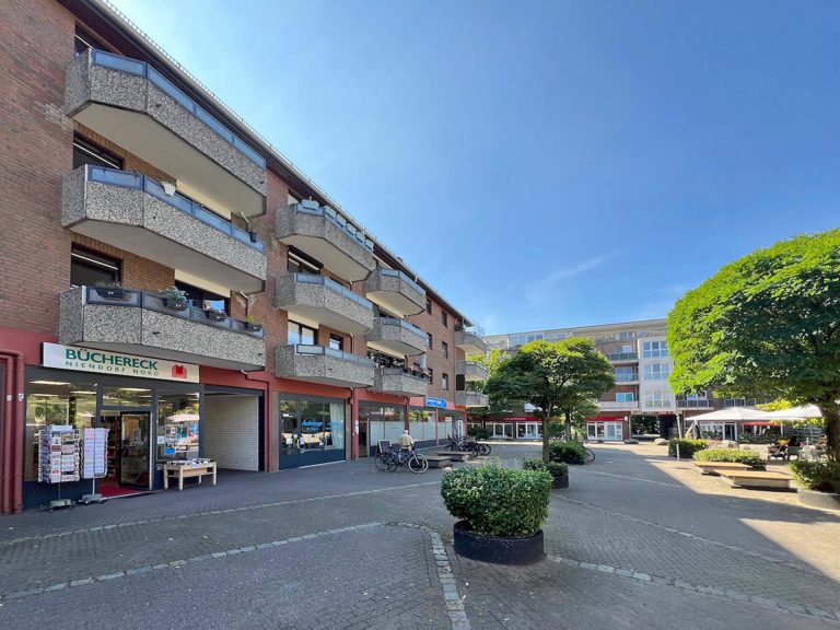 Immobilienangebot - Hamburg - Alle - Grün gelegen & gut versorgt | Eigentumswohnung mit zwei Zimmern, zwei Balkonen und TG-Stellplatz!