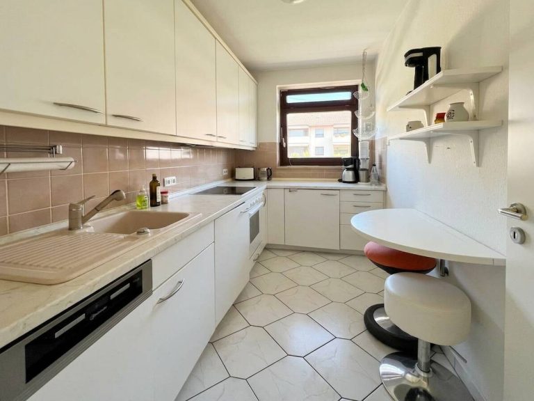 Immobilienangebot - Hamburg - Alle - Grün gelegen & gut versorgt | Eigentumswohnung mit zwei Zimmern, zwei Balkonen und TG-Stellplatz!