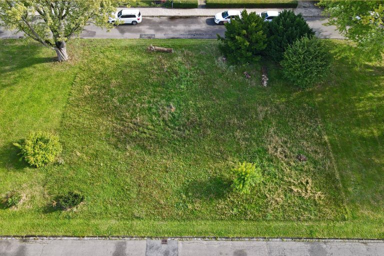 Immobilienangebot - Uetersen - Alle - Uetersen - Ruhiges Grundstück in Sackgassenlage für 8 Wohneinheiten