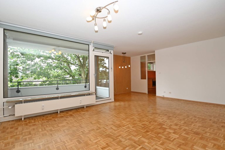 Immobilienangebot - Reinbek - Alle - Großzügige 3,5 Zimmer Wohnung in begehrter Lage von Reinbek. Mit Loggia und Stellplatz!