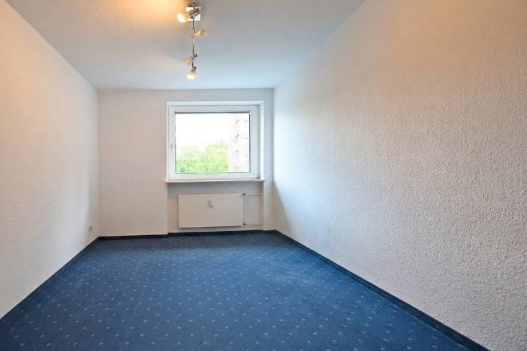Immobilienangebot - Reinbek - Alle - Großzügige 3,5 Zimmer Wohnung in begehrter Lage von Reinbek. Mit Loggia und Stellplatz!