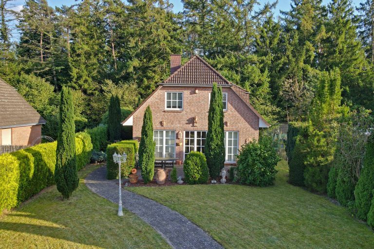 Immobilienangebot - Henstedt-Ulzburg - Alle - Raumwunder-Einfamilienhaus in Waldrandlage mit viel Entwicklungspotenzial – Henstedt-Rhen