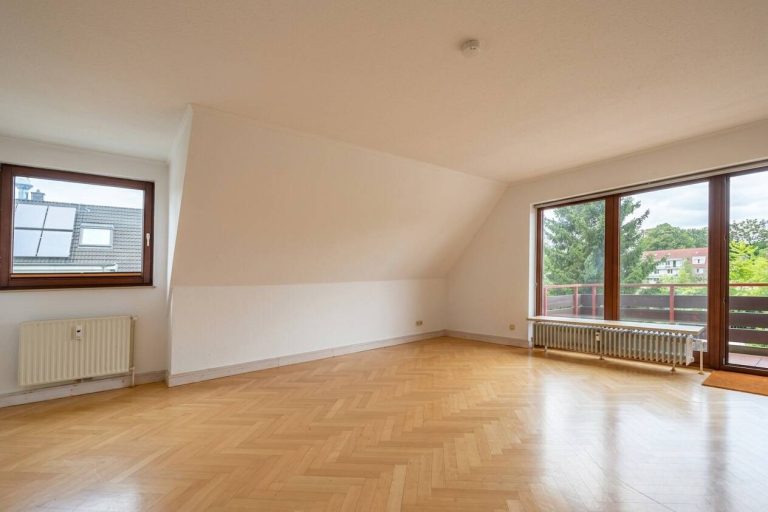 Immobilienangebot - Hamburg / Volksdorf - Alle - Vorankündigung:
3 Zimmer Maisonette Wohnung mit Tiefgarage in HH Volksdorf.