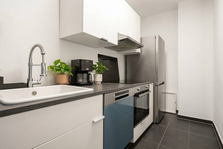 Immobilienangebot - Hamburg - Alle - Hochwertig sanierte Erdgeschosswohnung im begehrten Hamburg-Eppendorf. 2,5 Zimmer vermietet!