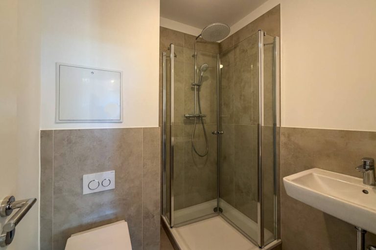 Immobilienangebot - Bargteheide - Alle - Modernisiert, hell und zentral – großzügige 2-Zimmer-Wohnung plus Garage in Bargteheide