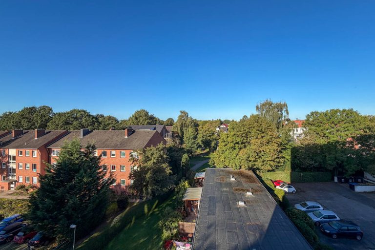 Immobilienangebot - Bargteheide - Alle - Modernisiert, hell und zentral – großzügige 2-Zimmer-Wohnung plus Garage in Bargteheide