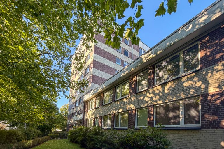 Immobilienangebot - Bargteheide - Alle - Modernisiert, hell und zentral – großzügige 2-Zimmer-Wohnung plus Garage in Bargteheide