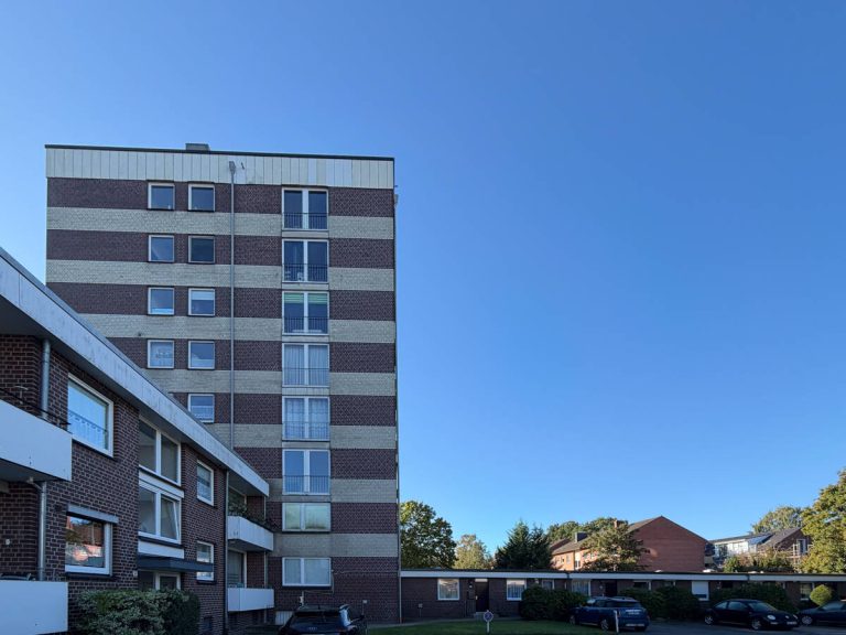 Immobilienangebot - Bargteheide - Alle - Modernisiert, hell und zentral – großzügige 2-Zimmer-Wohnung plus Garage in Bargteheide