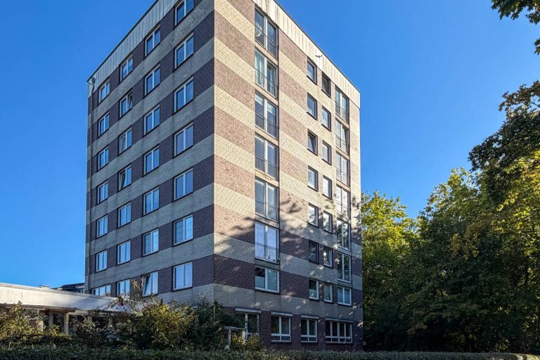 Immobilienangebot - Bargteheide - Alle - Modernisiert, hell und zentral – großzügige 2-Zimmer-Wohnung plus Garage in Bargteheide