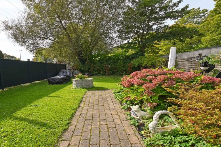 Immobilienangebot - Hamburg - Alle - Großzügiges Endreihenhaus in ruhiger und beliebter Lage von Hamburg Stellingen.