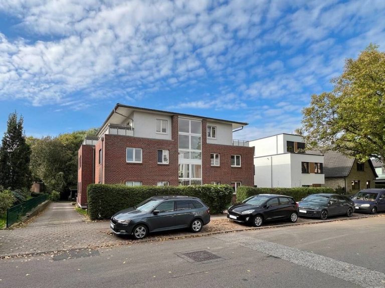 Immobilienangebot - Hamburg - Alle - Ruhige Lage Wandsbek | Geschmackvolle, moderne Maisonette mit Balkon & Dachterrasse und Carport