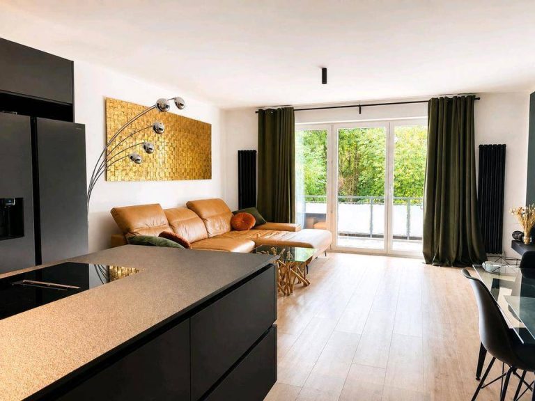 Immobilienangebot - Hamburg - Alle - Ruhige Lage Wandsbek | Geschmackvolle, moderne Maisonette mit Balkon & Dachterrasse und Carport