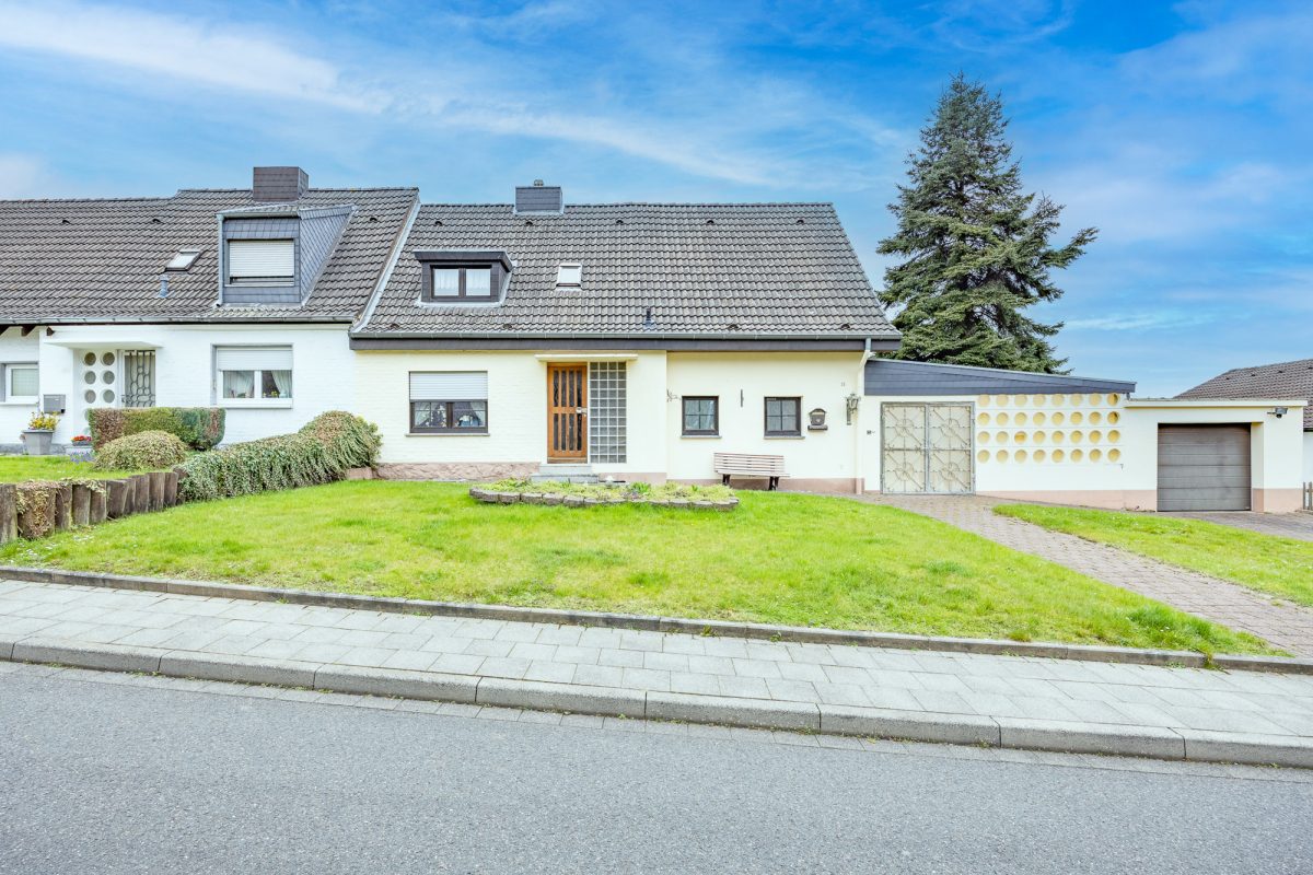 Immobilienangebot - Eschweiler - Alle - Charmante Doppelhaushälfte mit traumhaftem Grundstück