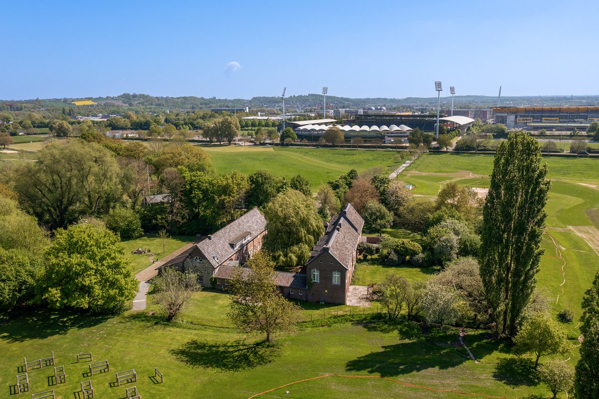Immobilienangebot - Aachen / Soers - Alle - #CHIO #CHIO2025 - Exklusive Hofanlage in einzigartiger Alleinlage mit 4 Häusern in der Soers