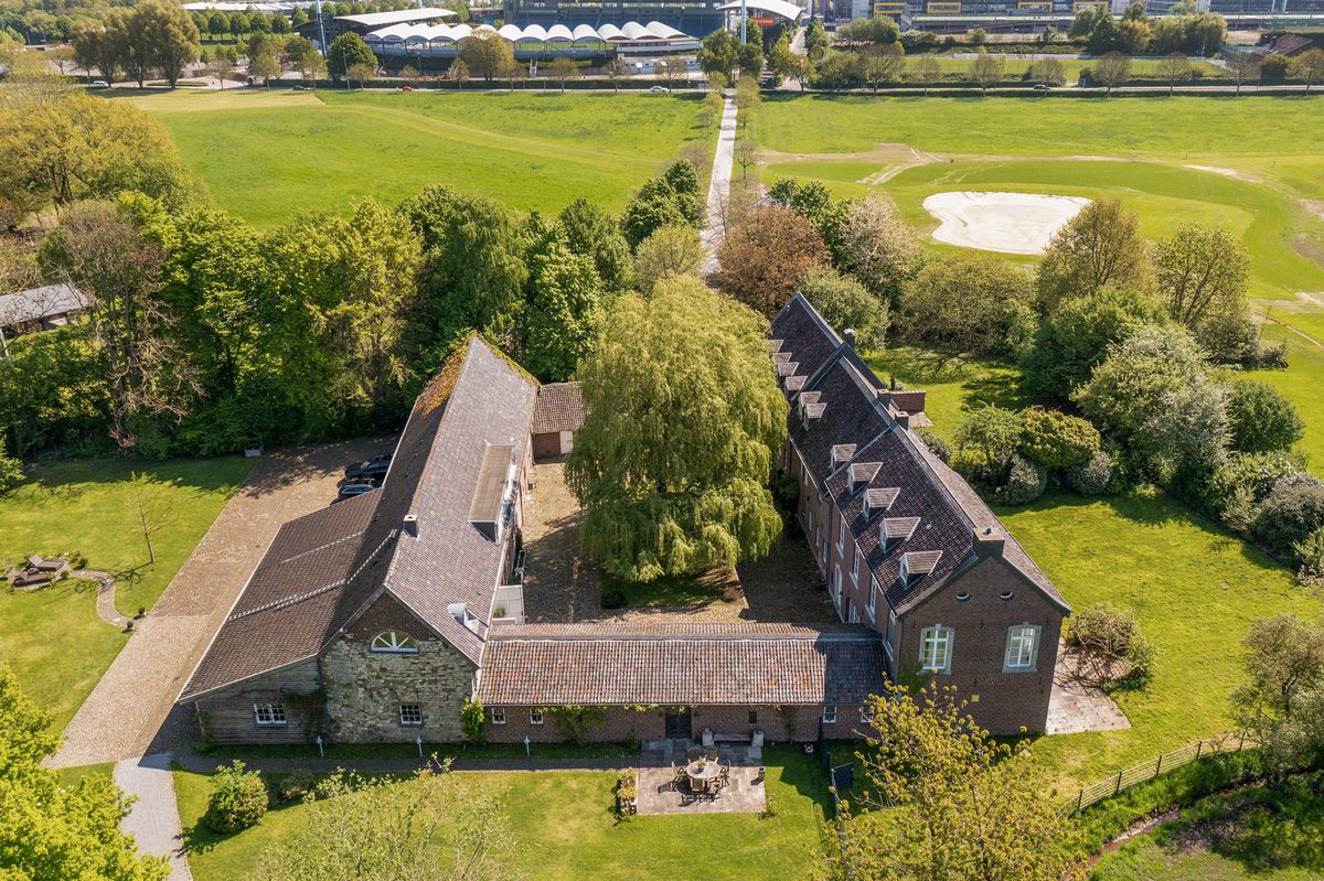 Immobilienangebot - Aachen / Soers - Alle - #CHIO #CHIO2025 - Exklusive Hofanlage in einzigartiger Alleinlage mit 4 Häusern in der Soers