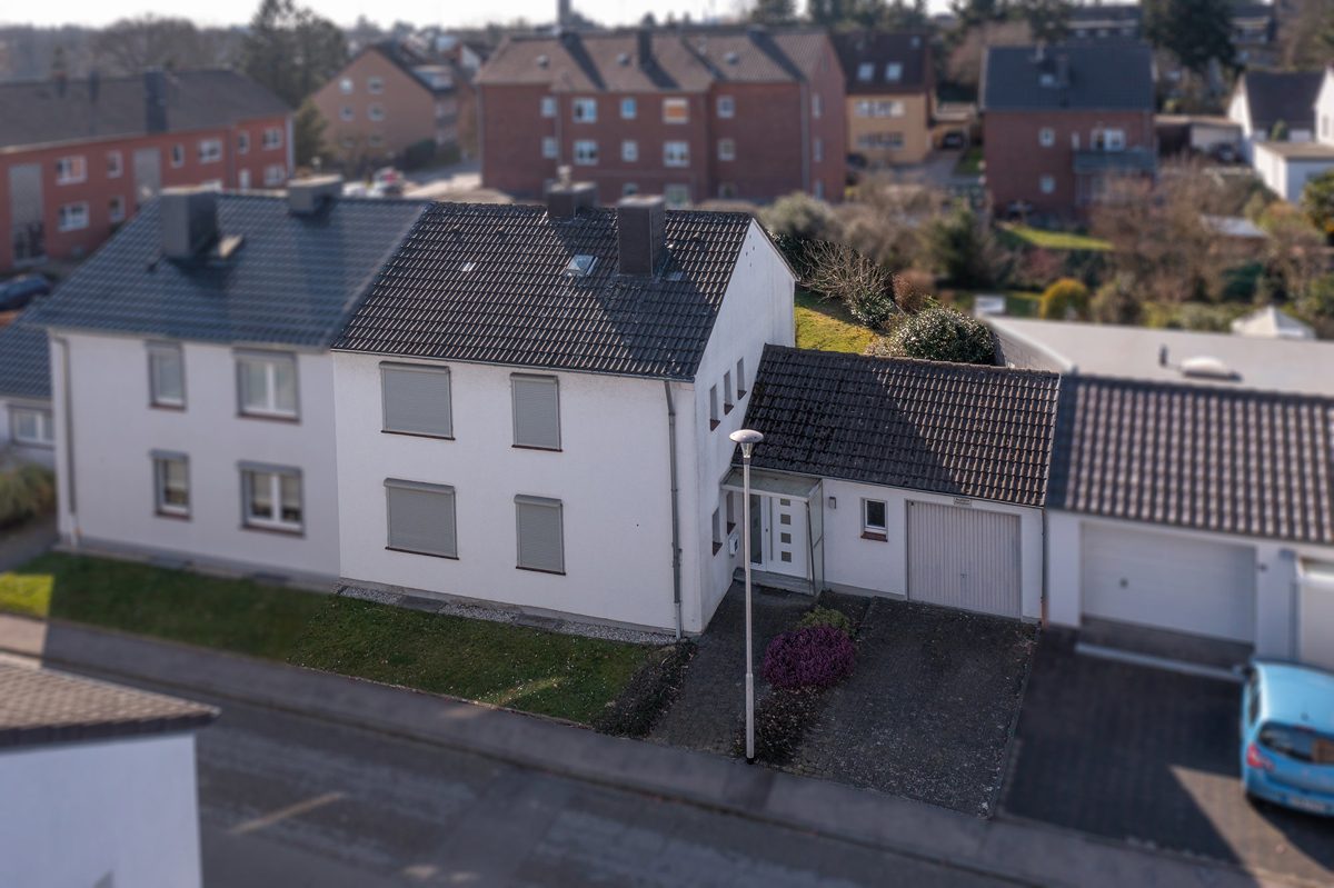 Immobilienangebot - Herzogenrath - Alle - Charmante Doppelhaushälfte in verkehrsberuhigter Lage von Herzogenrath-Straß