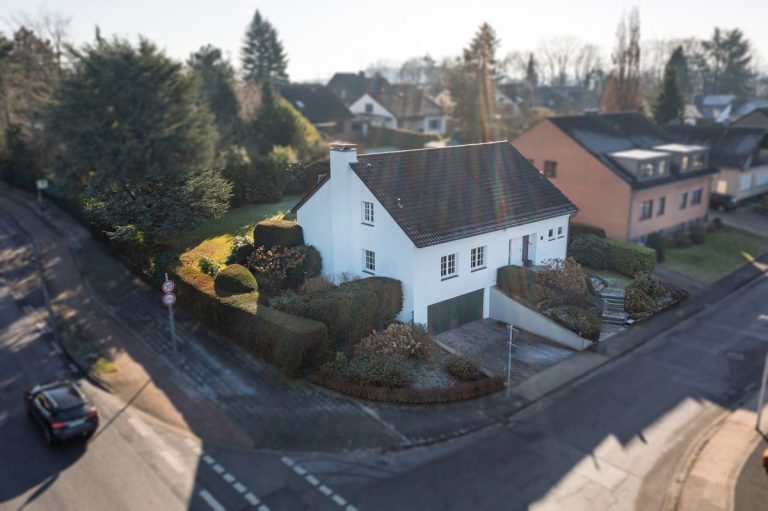 Immobilienangebot - Aachen - Alle - Modernisiertes Einfamilienhaus mit traumhaftem Grundstück in Top Lage von Richterich