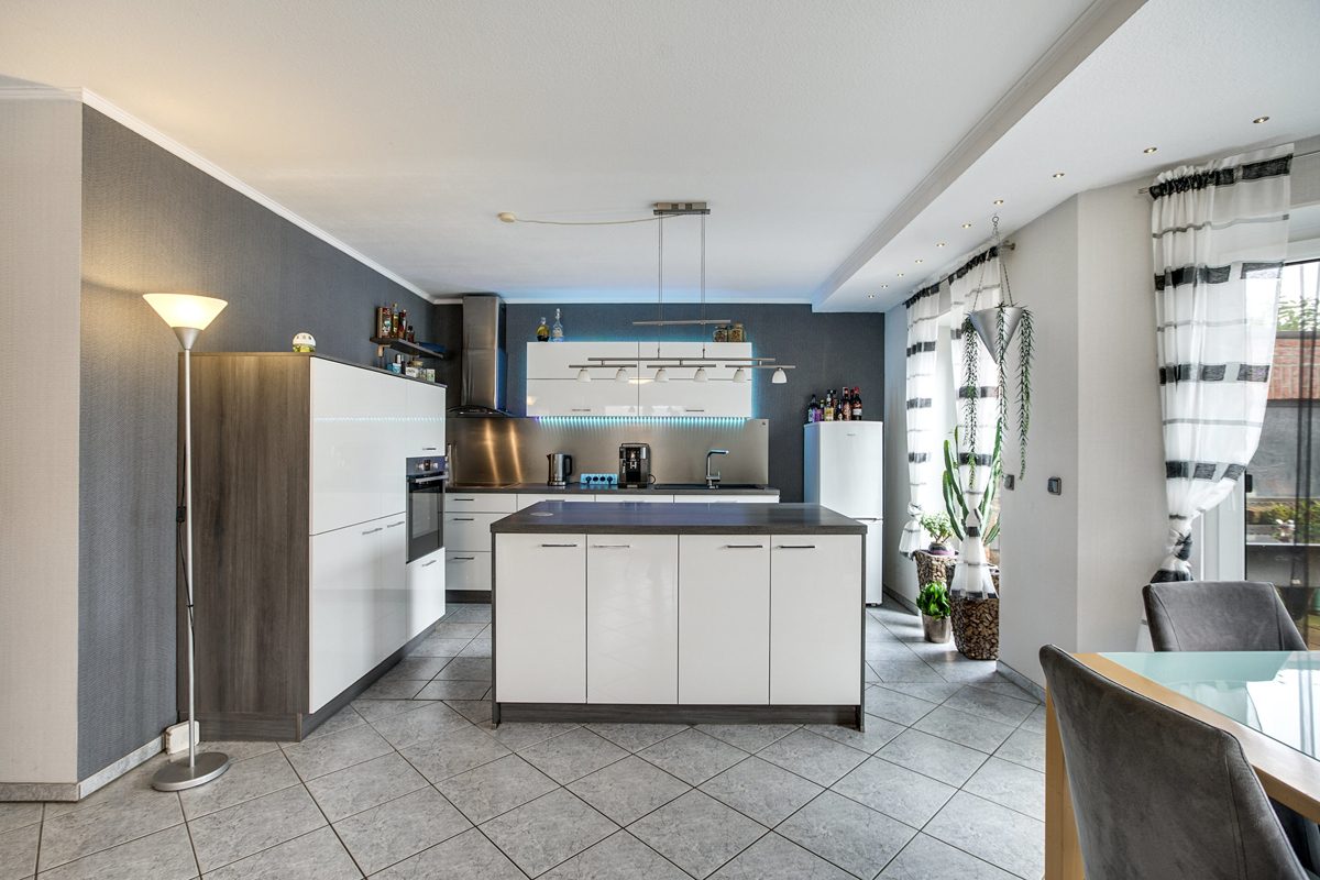 Immobilienangebot - Alsdorf - Alle - Energieeffizientes, familienfreundliches Ein-/ Zweifamilienhaus in beliebter Wohnlage von Alsdorf