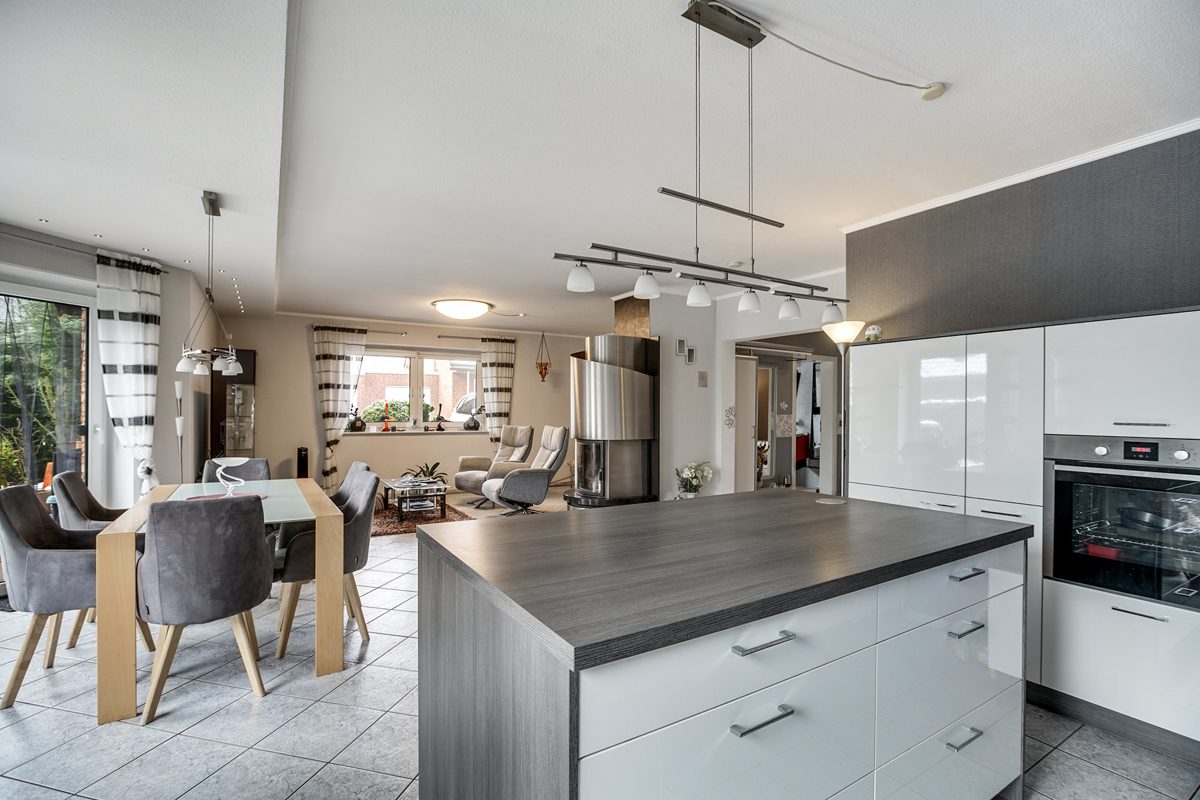 Immobilienangebot - Alsdorf - Alle - Energieeffizientes, familienfreundliches Ein-/ Zweifamilienhaus in beliebter Wohnlage von Alsdorf