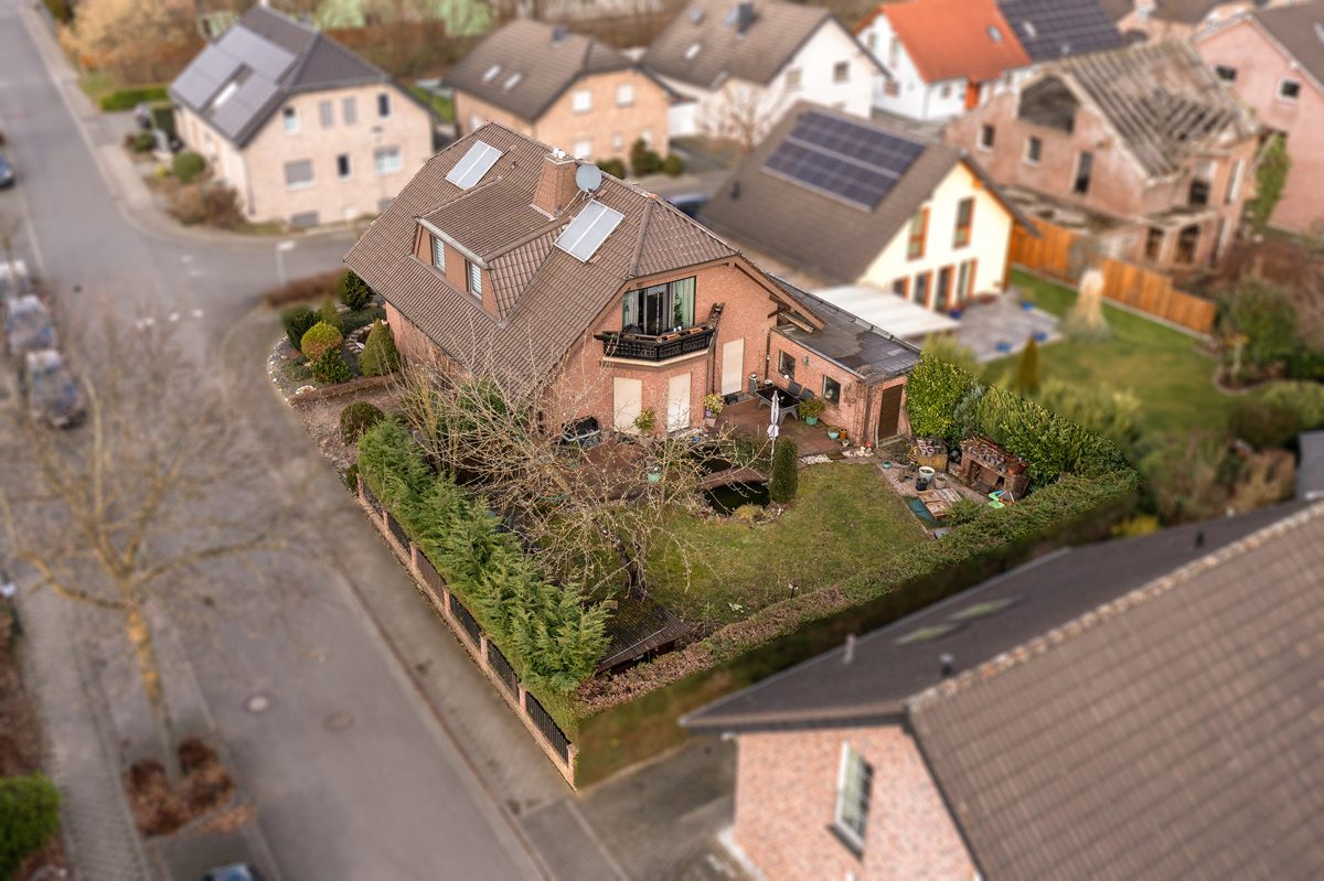 Immobilienangebot - Alsdorf - Alle - Energieeffizientes, familienfreundliches Ein-/ Zweifamilienhaus in beliebter Wohnlage von Alsdorf