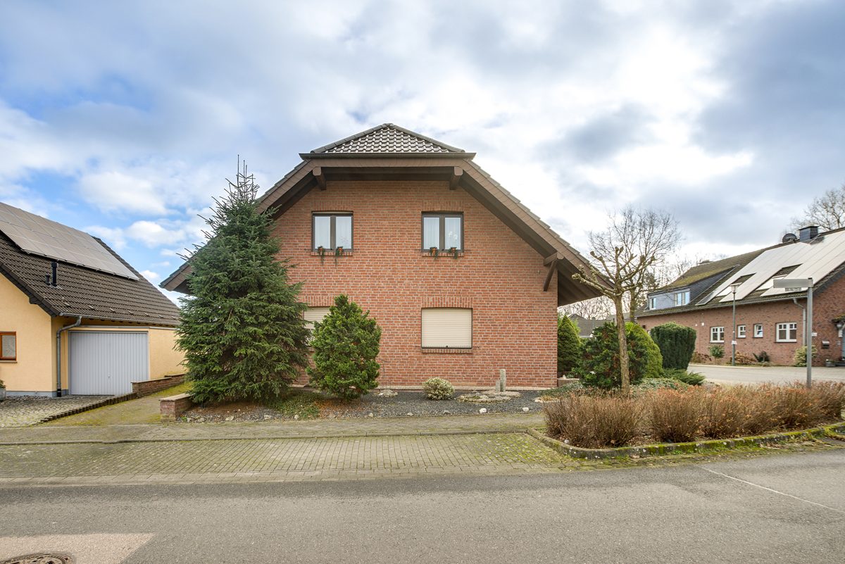 Immobilienangebot - Alsdorf - Alle - Energieeffizientes, familienfreundliches Ein-/ Zweifamilienhaus in beliebter Wohnlage von Alsdorf