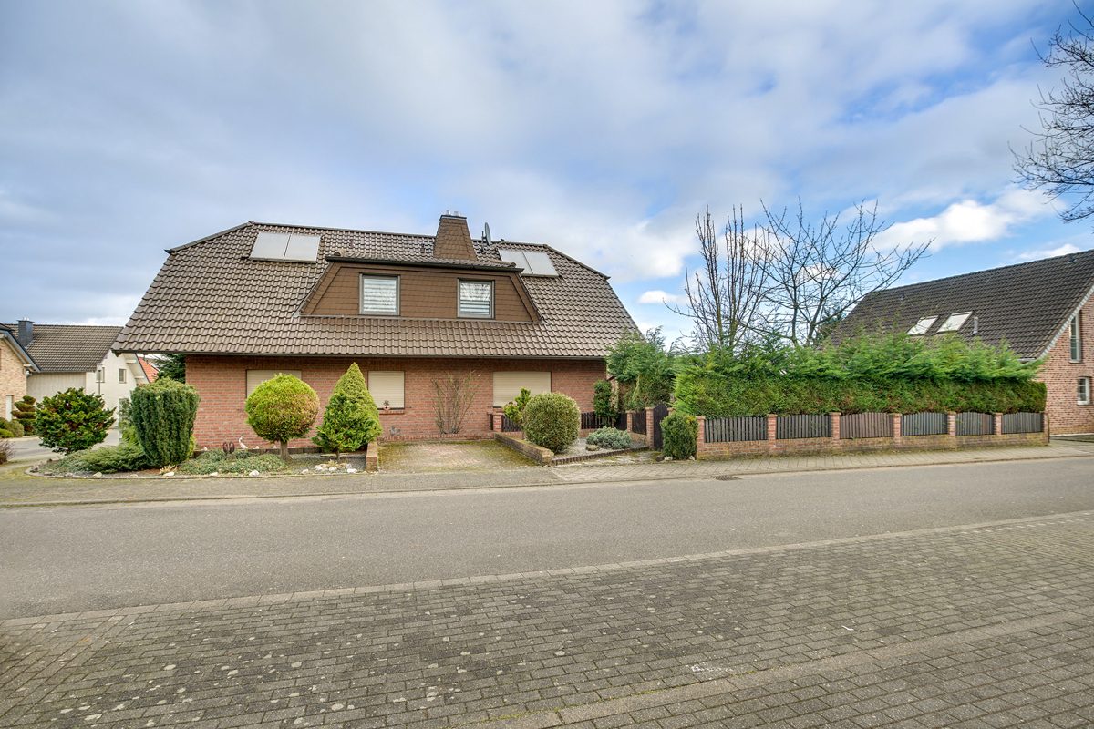 Immobilienangebot - Alsdorf - Alle - Energieeffizientes, familienfreundliches Ein-/ Zweifamilienhaus in beliebter Wohnlage von Alsdorf