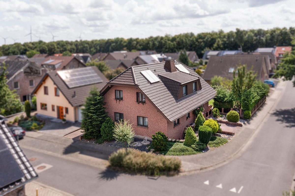 Immobilienangebot - Alsdorf - Alle - Energieeffizientes, familienfreundliches Ein-/ Zweifamilienhaus in beliebter Wohnlage von Alsdorf