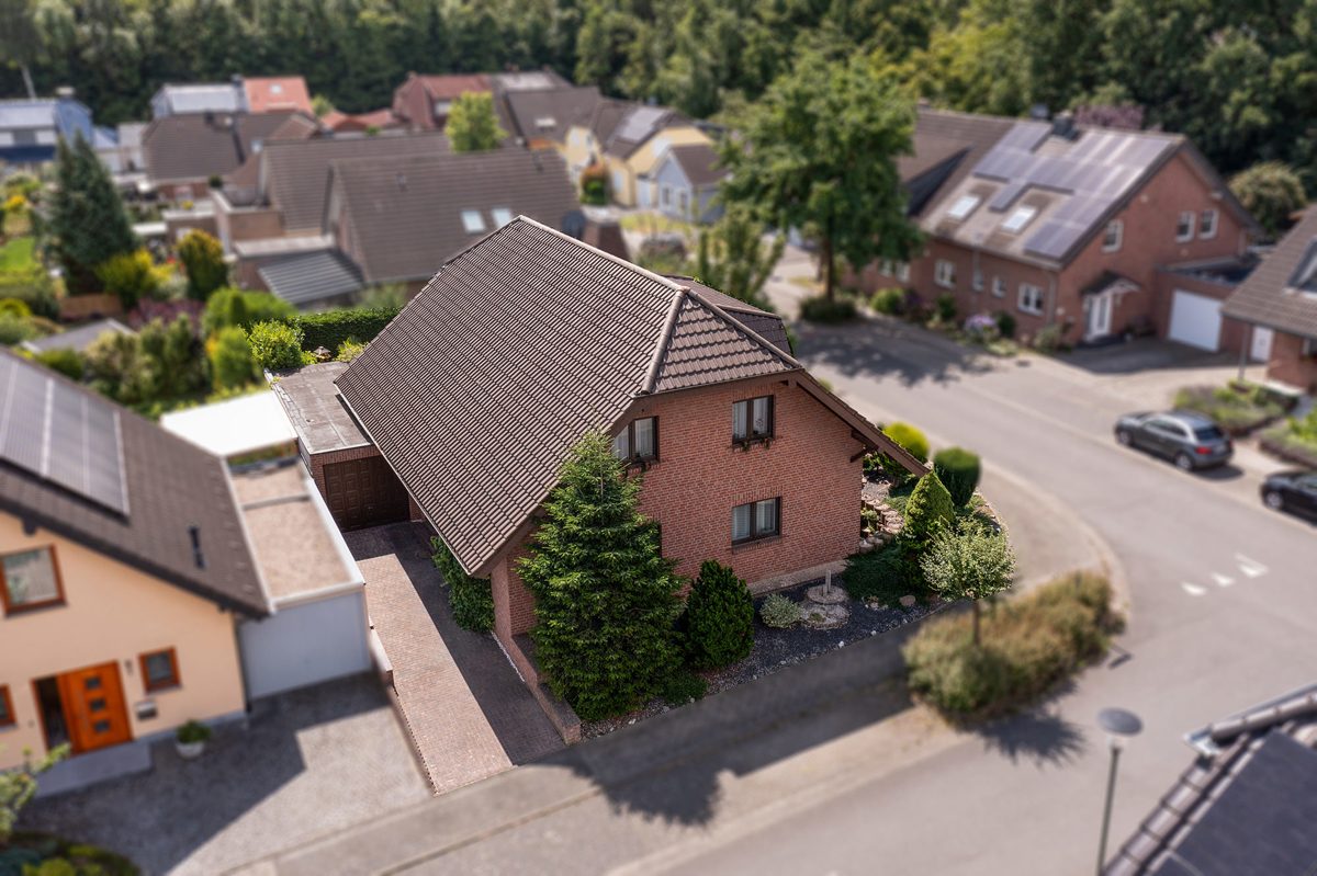 Immobilienangebot - Alsdorf - Alle - Energieeffizientes, familienfreundliches Ein-/ Zweifamilienhaus in beliebter Wohnlage von Alsdorf