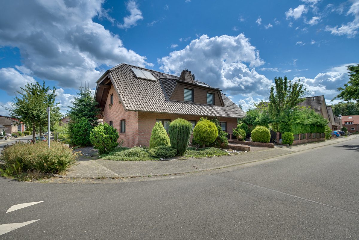 Immobilienangebot - Alsdorf - Alle - Energieeffizientes, familienfreundliches Ein-/ Zweifamilienhaus in beliebter Wohnlage von Alsdorf