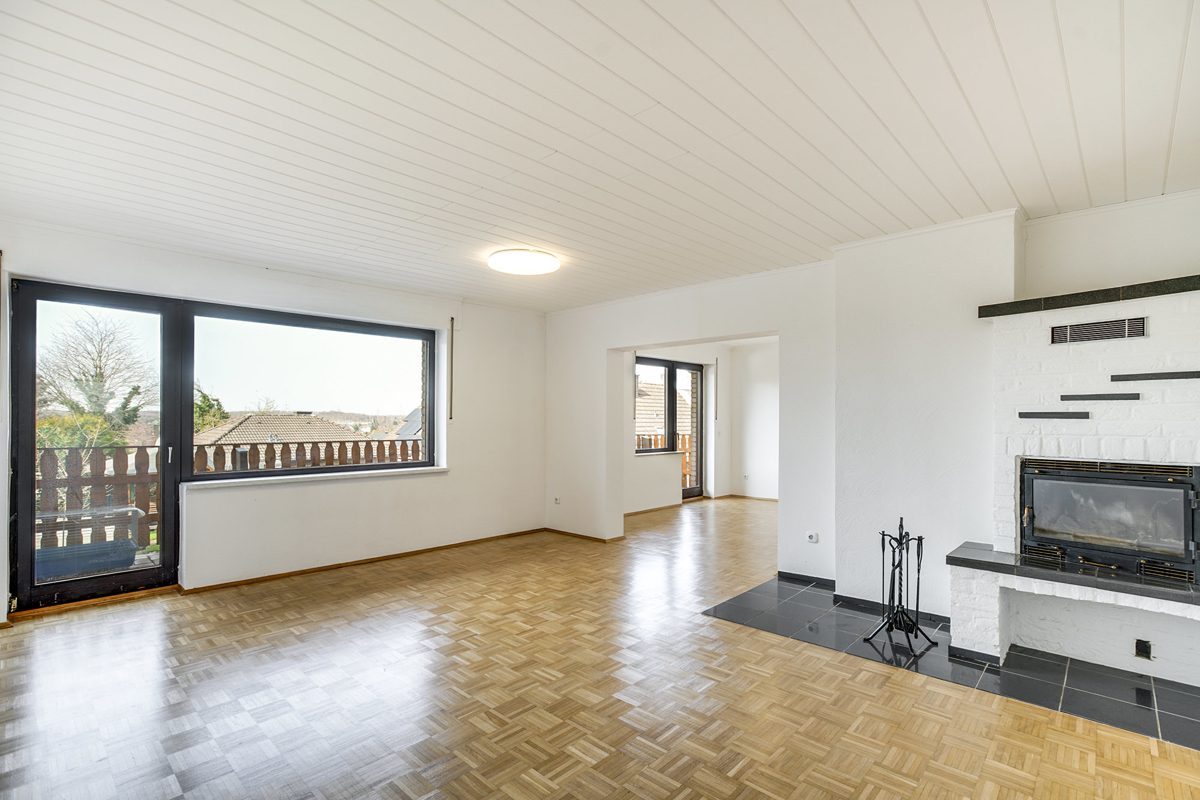 Immobilienangebot - Eschweiler - Alle - Attraktives Zweifamilienhaus mit Einliegerwohnung in familienfreundlicher Lage