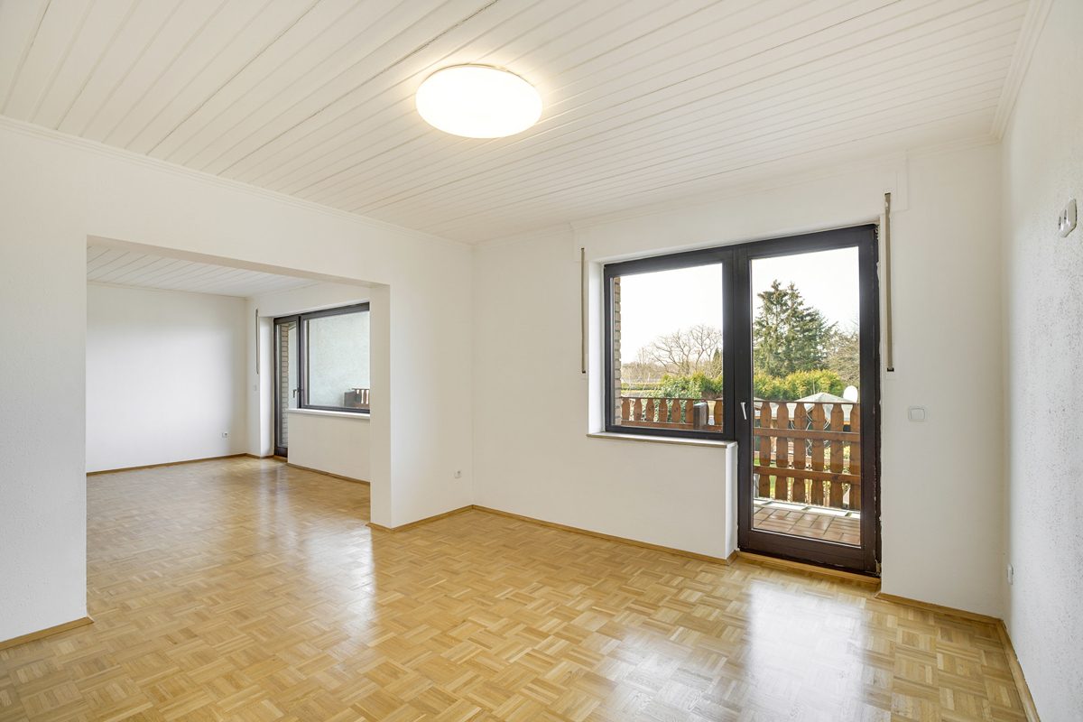 Immobilienangebot - Eschweiler - Alle - Attraktives Zweifamilienhaus mit Einliegerwohnung in familienfreundlicher Lage