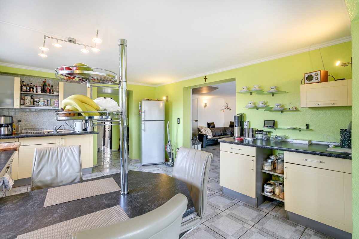 Immobilienangebot - Eschweiler - Alle - Attraktives Zweifamilienhaus mit Einliegerwohnung in familienfreundlicher Lage
