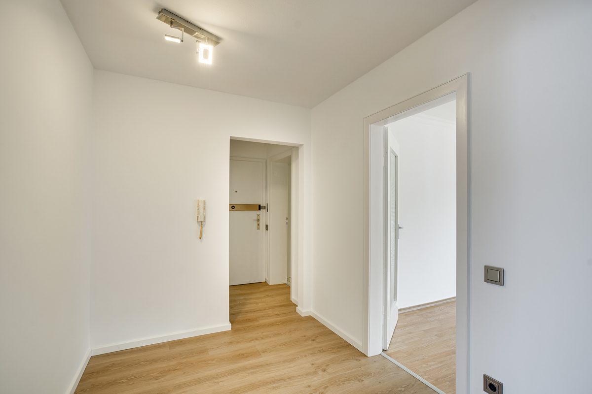 Immobilienangebot - Aachen - Alle - Modernisierte 2 Zimmer Wohnung mit Balkon in zentraler Innenstadtlage von Aachen