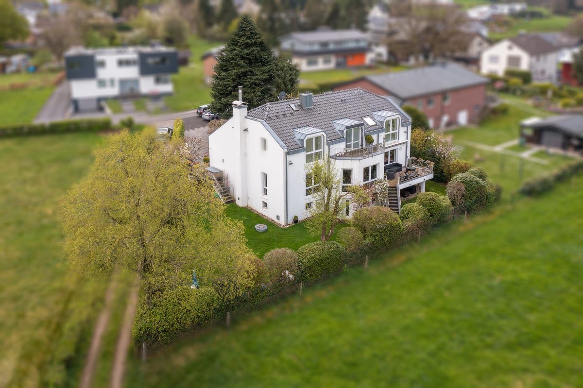 Immobilienangebot - Roetgen - Alle - Traumhaftes Einfamilienhaus mit unverbaubarem Blick in Roetgen-Rott