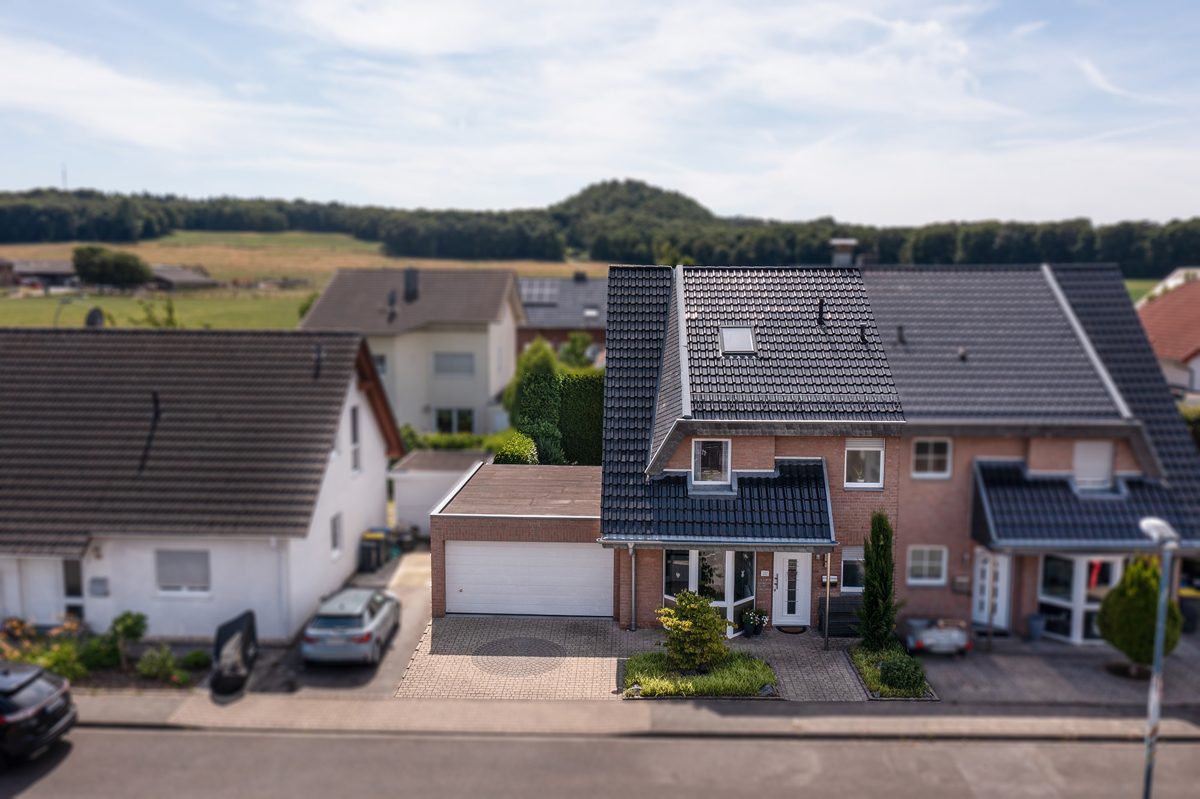 Immobilienangebot - Eschweiler - Alle - Moderne Doppelhaushälfte in Eschweiler-Bergrath
